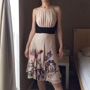 Karen Millen 💯 % Silk Embroidered Dress